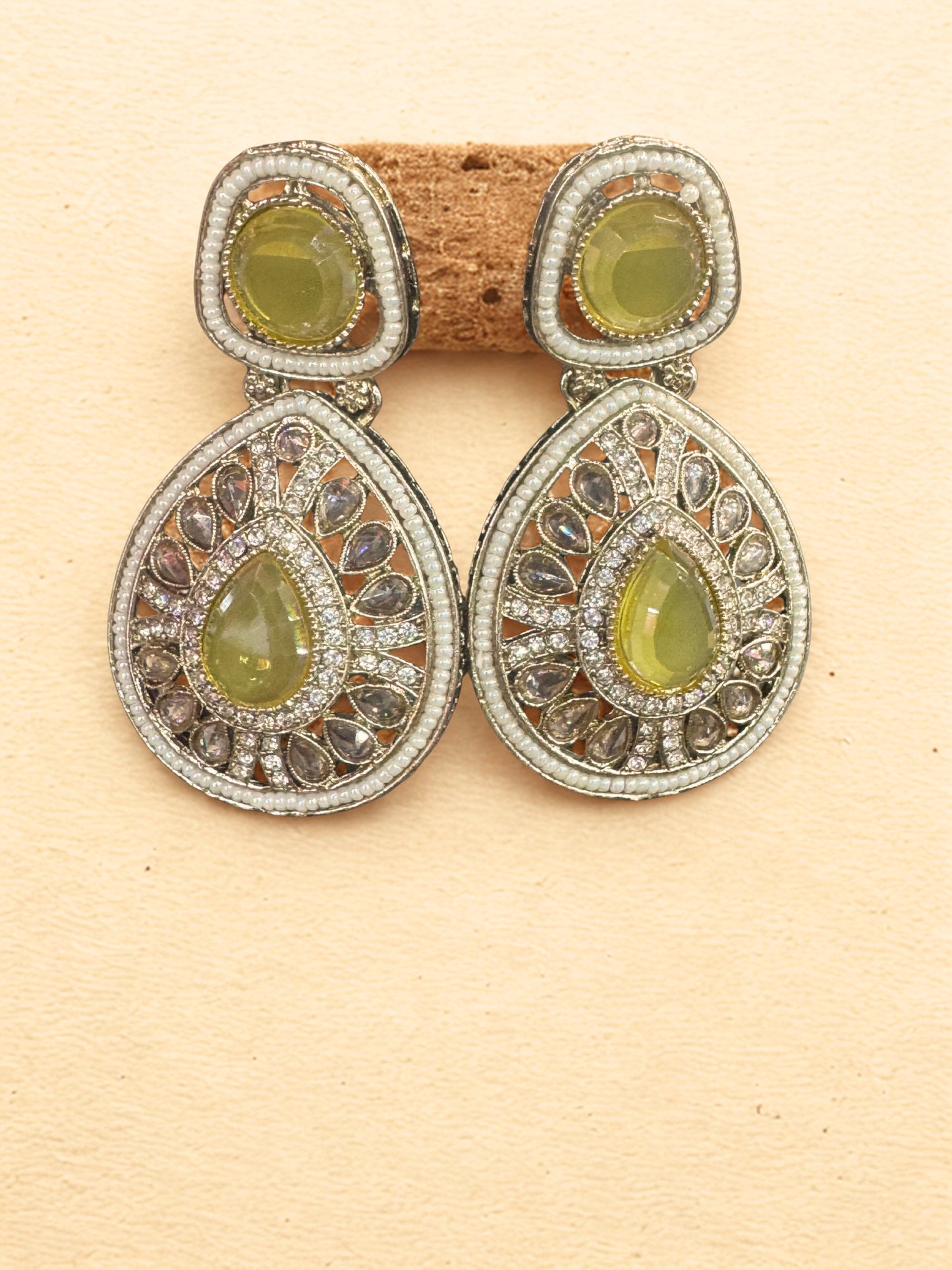 Midnight Elegance Kundan Drop Earrings