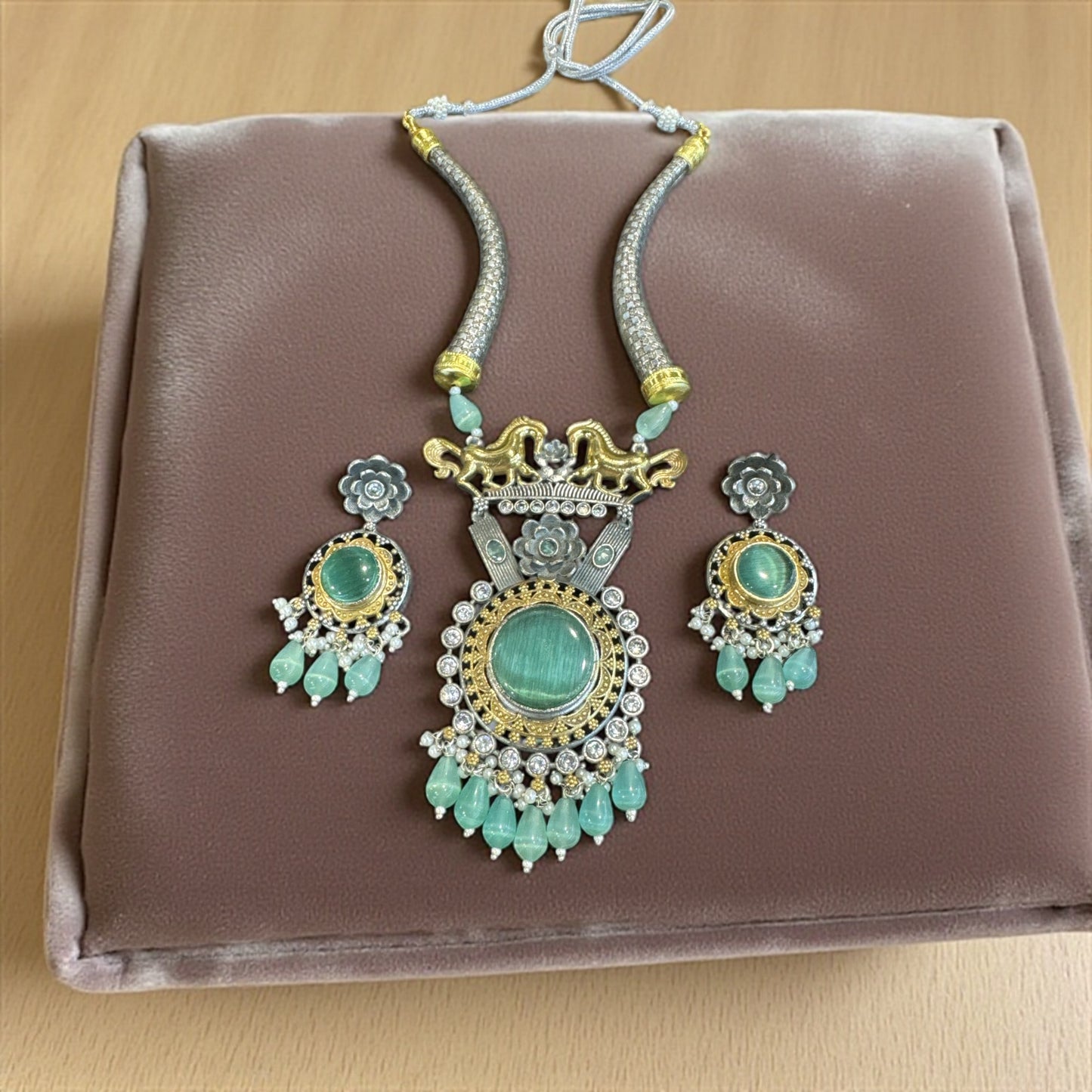 Mint Royale Necklace Set