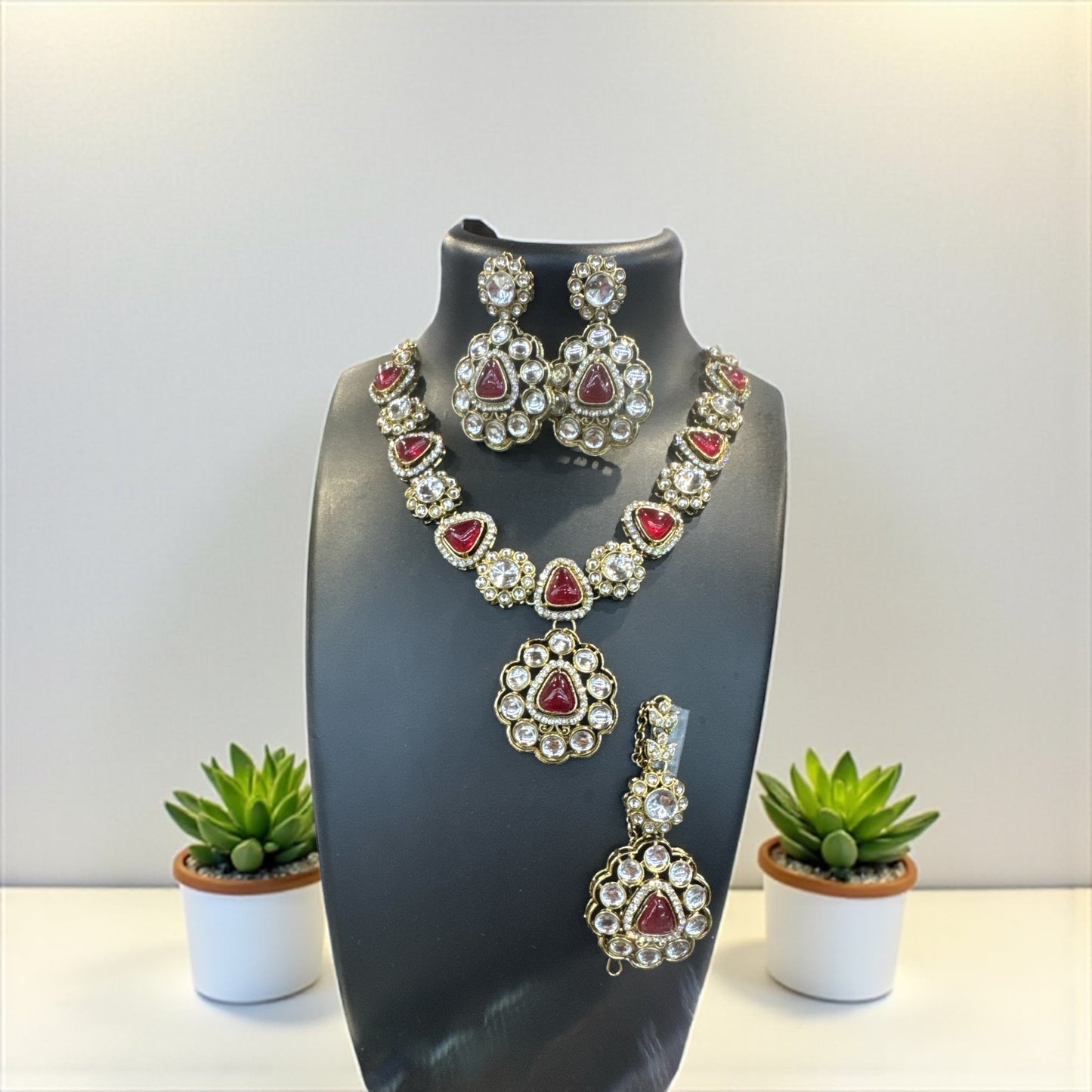 Emerald Blossom Kundan Necklace Set with maang tikka