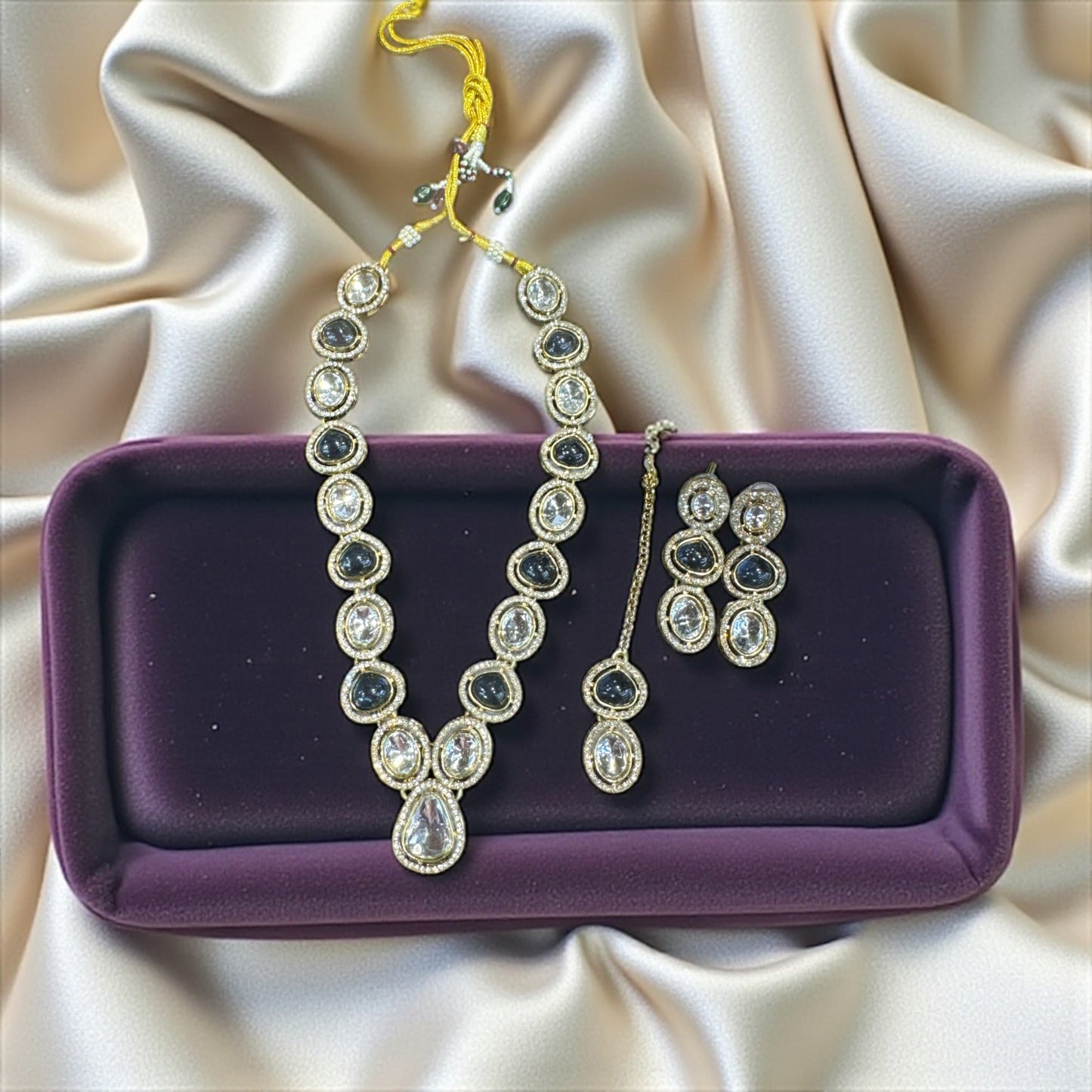 Eira Glow Dimond Necklace with Maang tikka