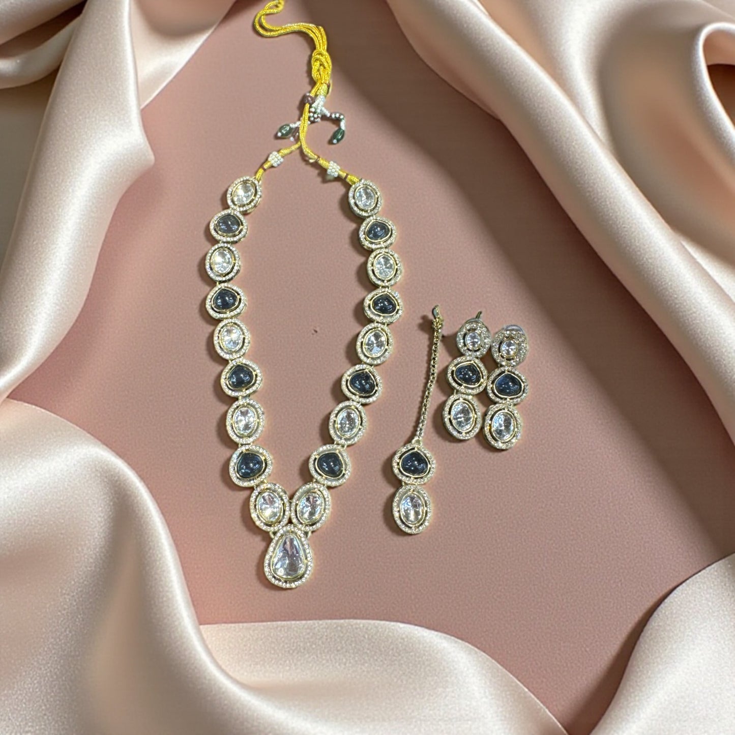 Eira Glow Dimond Necklace with Maang tikka