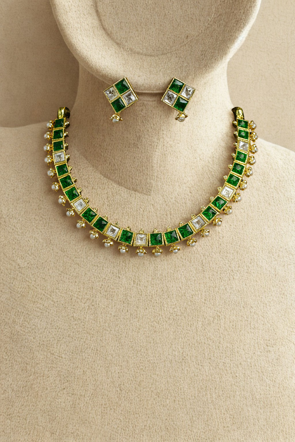 Emerald Radiance Choker Set