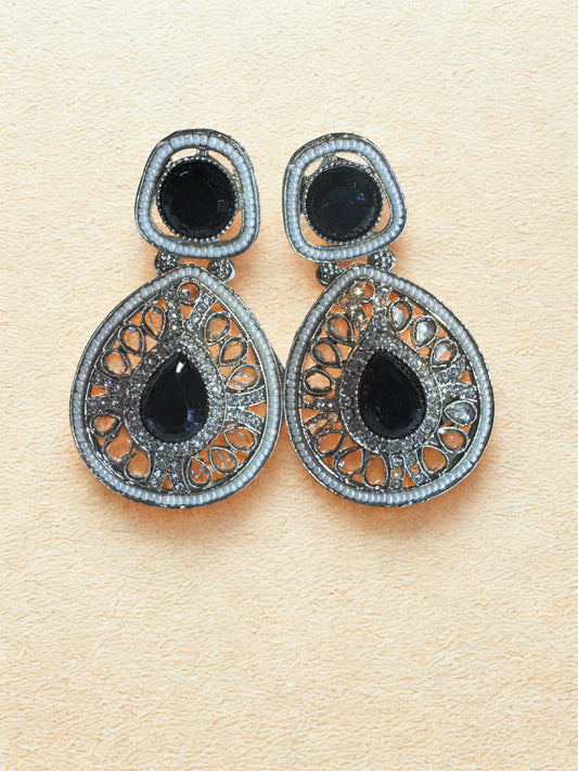 Midnight Elegance Kundan Drop Earrings