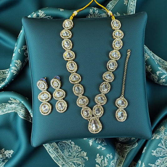 Eira Glow Dimond Necklace with Maang tikka