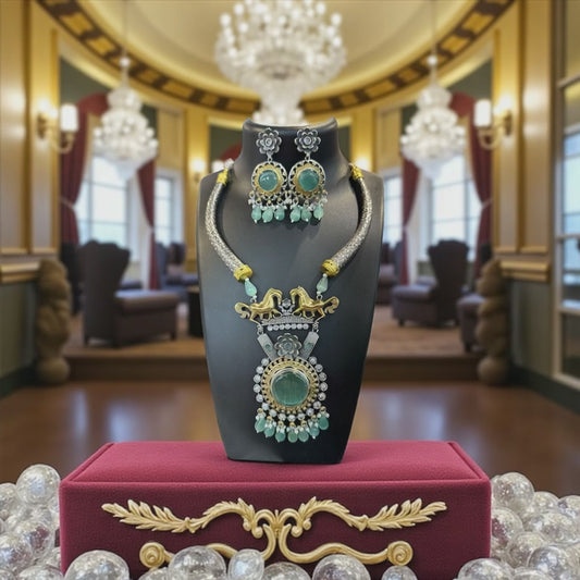 Mint Royale Necklace Set